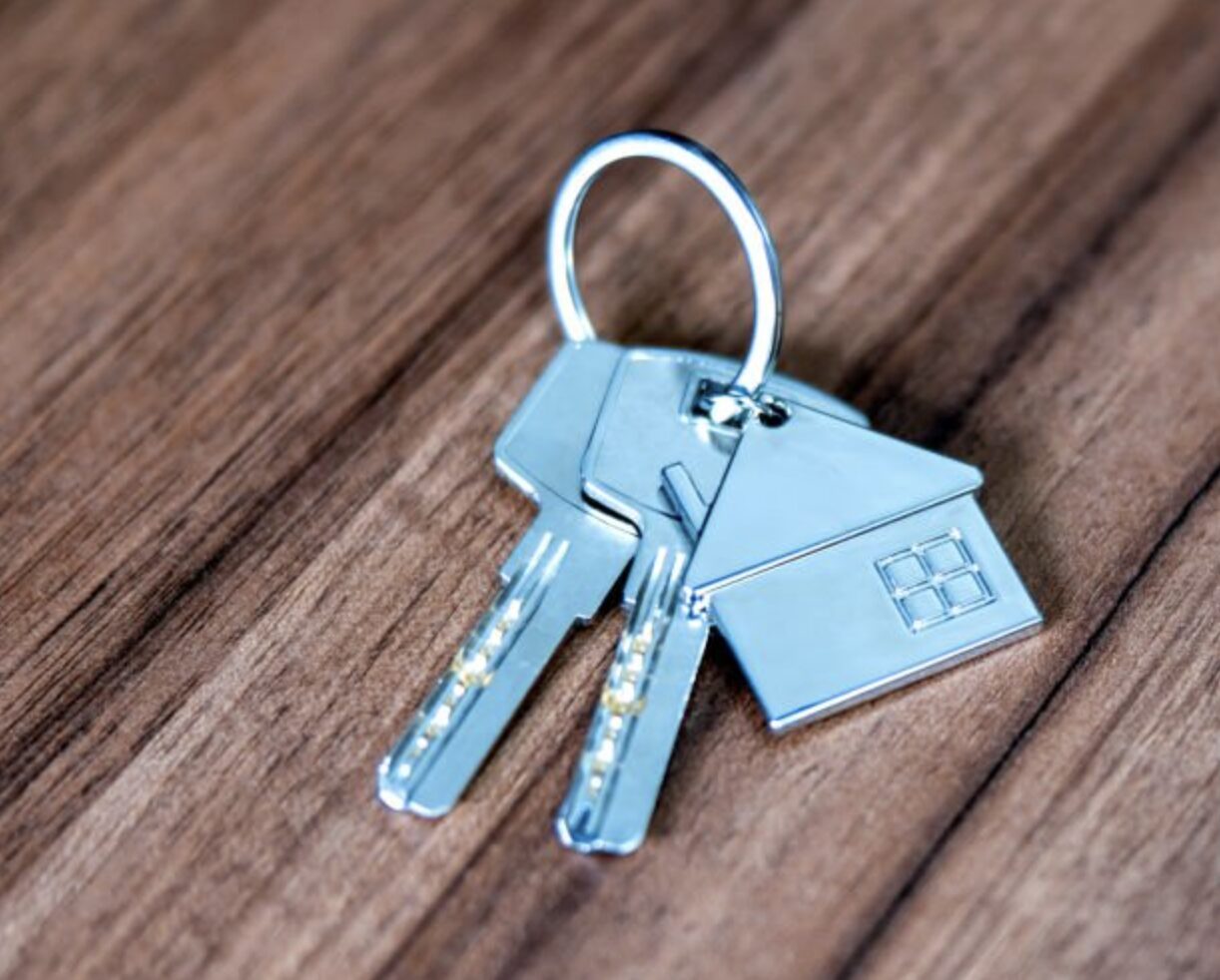 keys on table